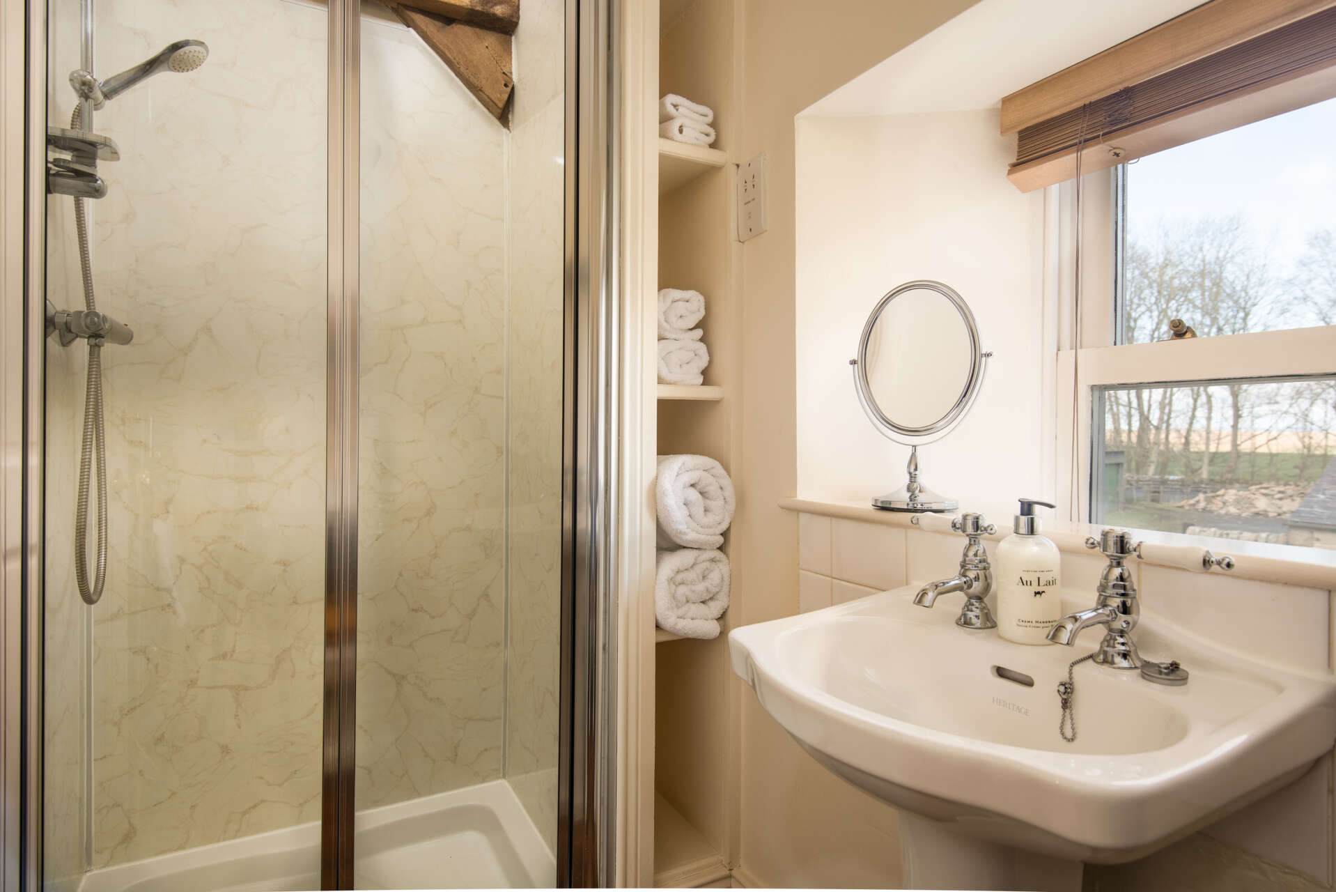 Ensuite Shower Room - Shepherds Retreat