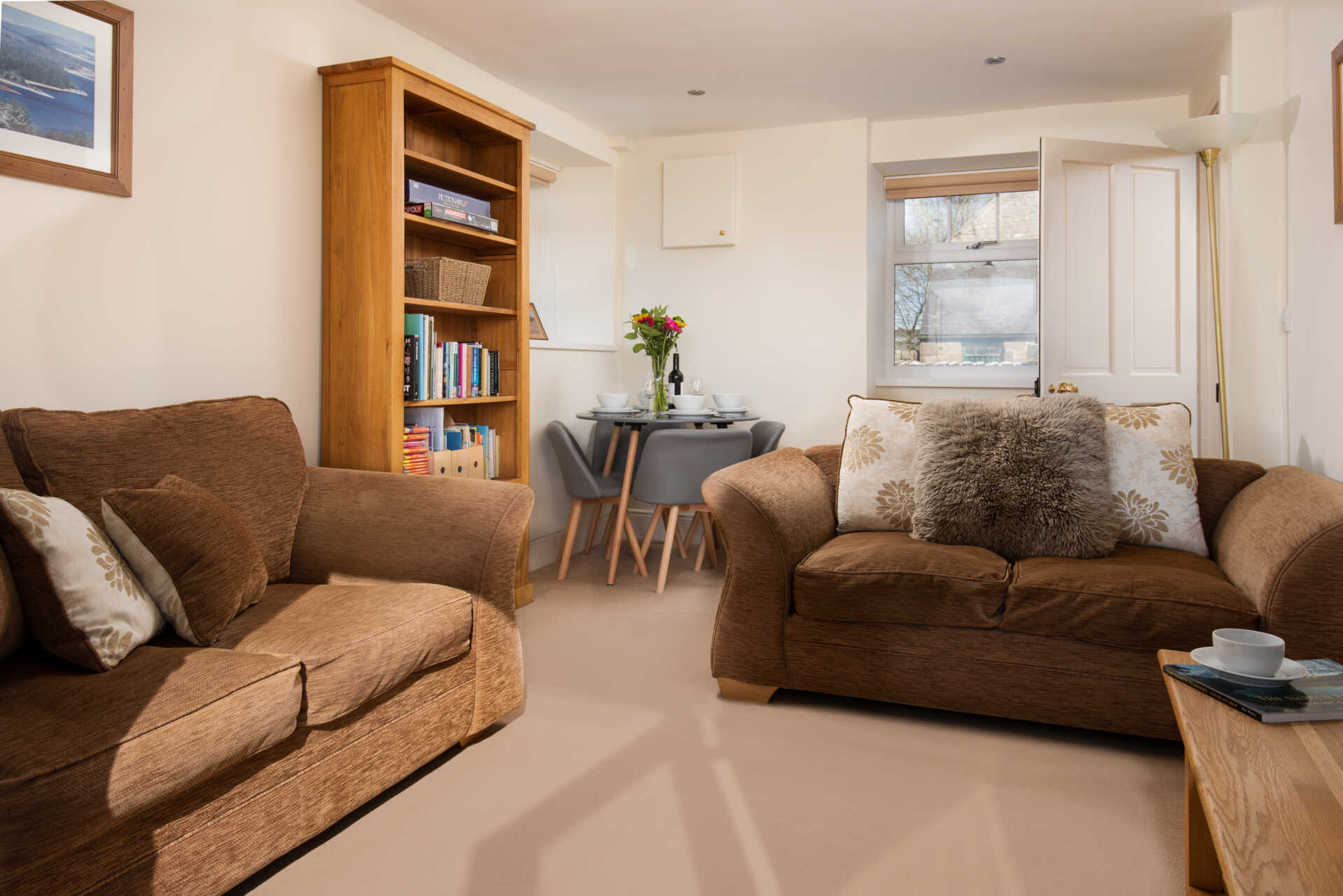 Lounge / Dining Area - Shepherds Retreat